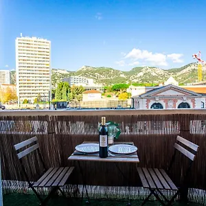 Escapade En Amoureux T2 Luxueux, Avec Balnéo, 60m Gare - Hypercentre - La Porte Bleue 4 Toulon